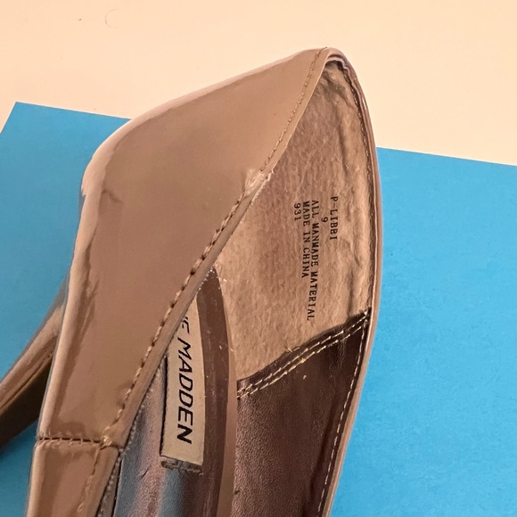 Steve Madden Libbi patent pump with heel bow detail - Picture 5 of 5